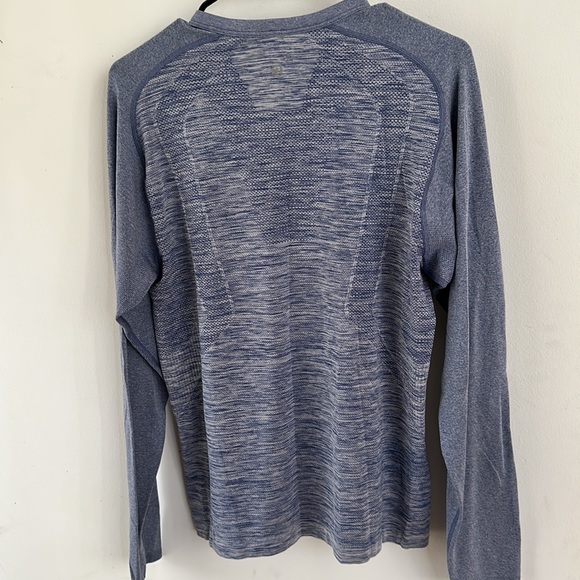 Lululemon Men’s Henley Size S Blue - Picture 5 of 5
